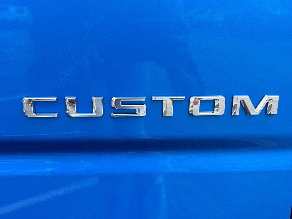 Used 2026 Chevrolet Silverado 1500 Custom AWD/4WD image 9