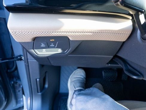 New 2026 Volkswagen Atlas Cross Sport SE image 25