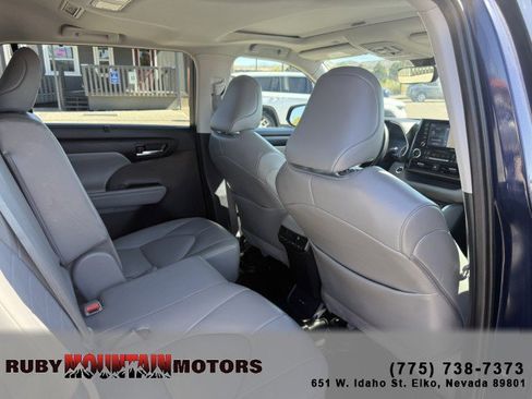 Used 2022 Toyota Highlander XLE image 23