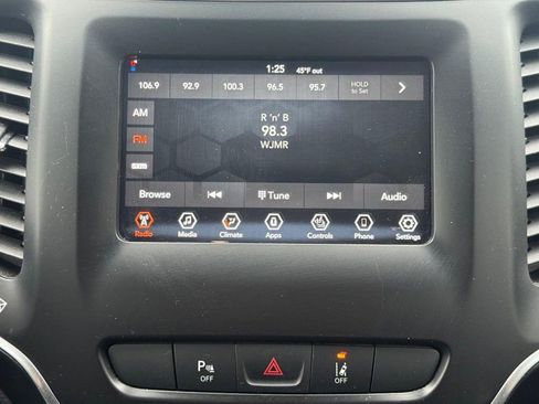 Used 2021 Jeep Cherokee Latitude Plus image 15