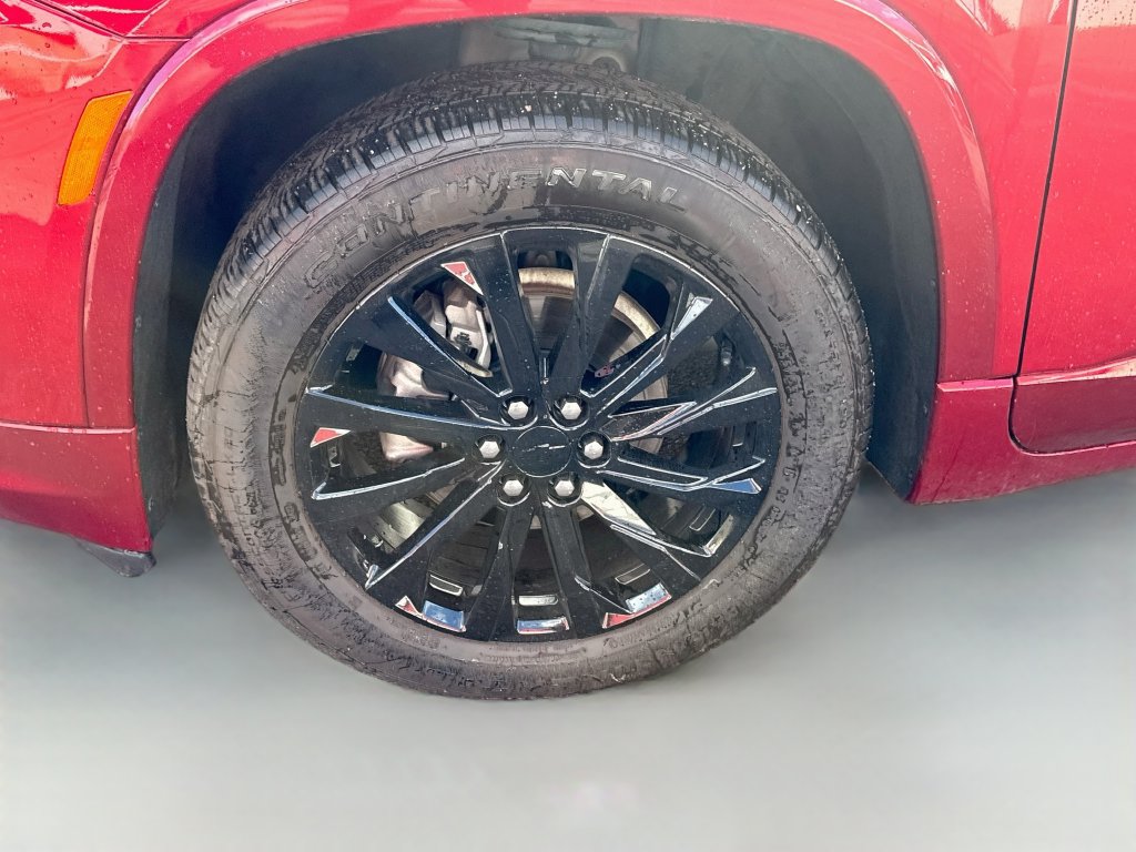 Used 2023 Chevrolet Traverse Premier FWD image 33