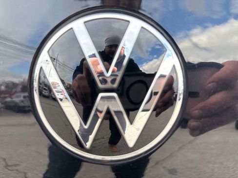 Certified 2023 Volkswagen Jetta SE image 19