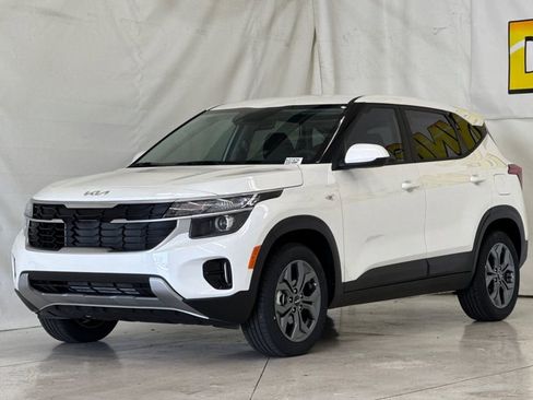 New 2026 Kia Seltos LX FWD image 8