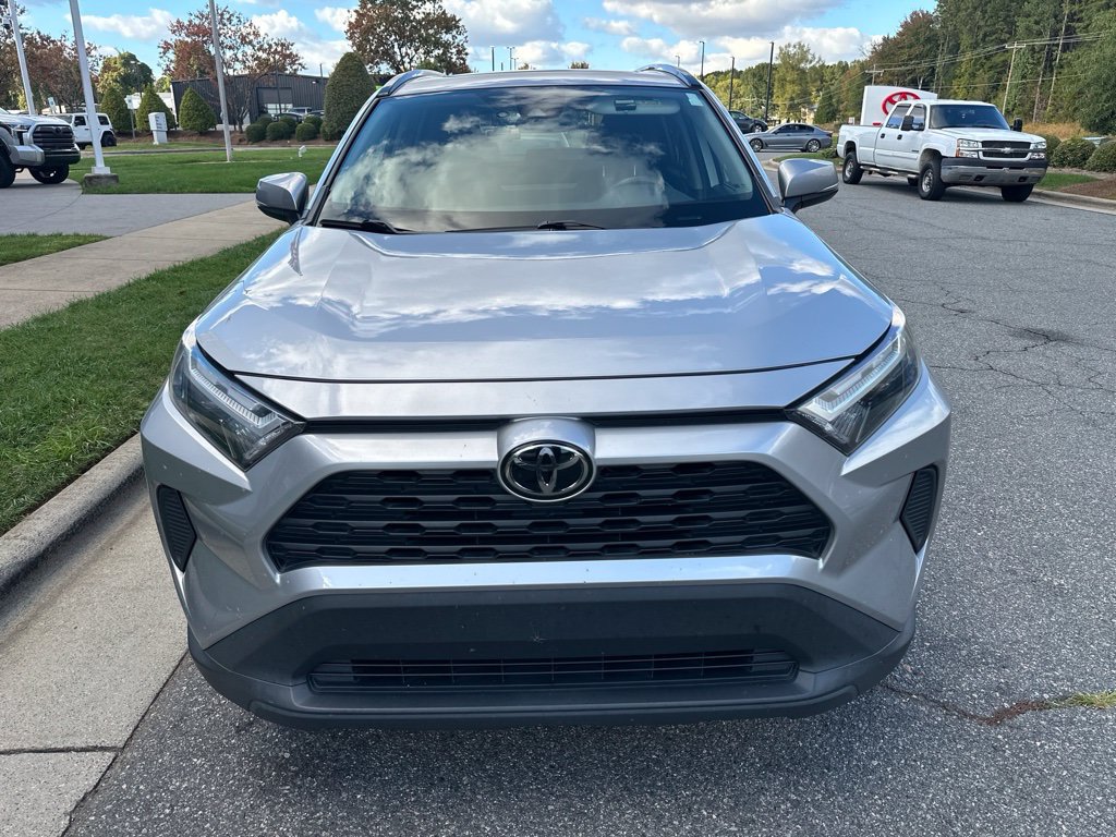 Used 2024 Toyota RAV4 XLE w/ Convenience Package FWD image 3