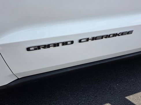 Used 2019 Jeep Grand Cherokee Limited AWD/4WD image 20