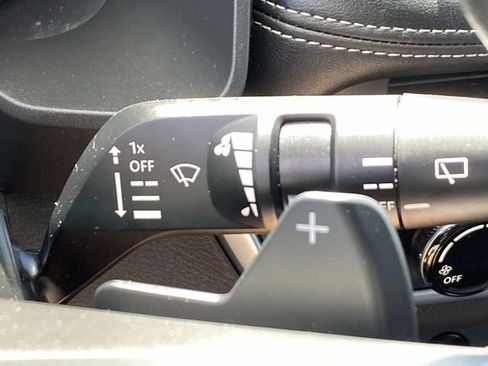Used 2024 Nissan Rogue S AWD/4WD image 18