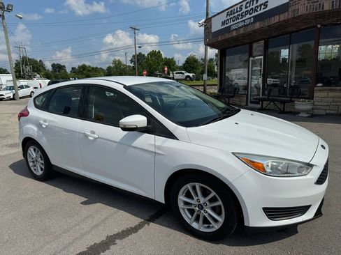 Used 2017 Ford Focus SE FWD image 18