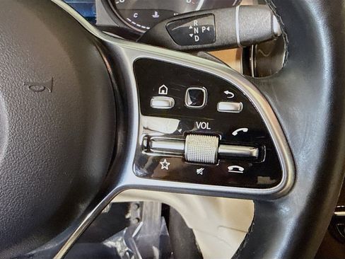 Used 2021 Mercedes-Benz GLC 300 4MATIC image 15