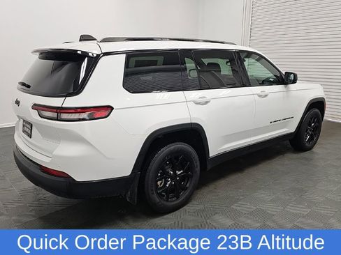 Used 2024 Jeep Grand Cherokee L Laredo RWD image 9