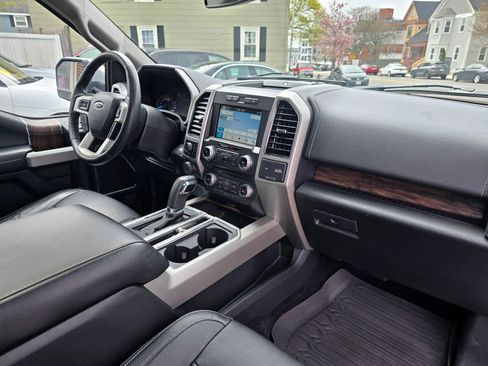 Used 2018 Ford F150 Lariat w/ Equipment Group 502A Luxury image 15