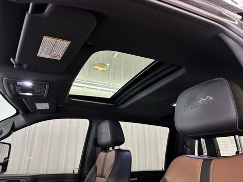 Used 2020 Chevrolet Silverado 2500 High Country w/ Z71 Off-Road Package image 10