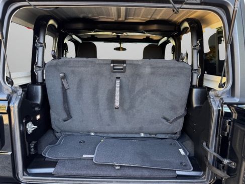 Used 2020 Jeep Wrangler Sport image 23