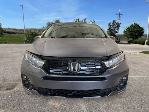 New 2026 Honda Odyssey Touring image 10