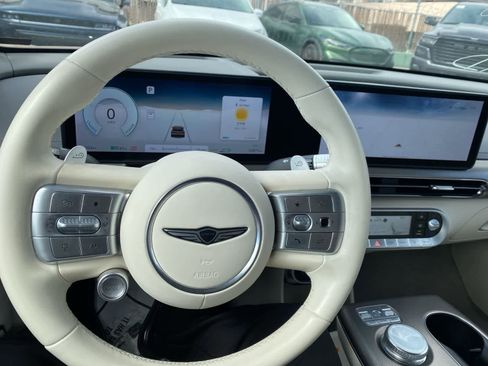 Used 2024 Genesis GV60 Advanced image 15