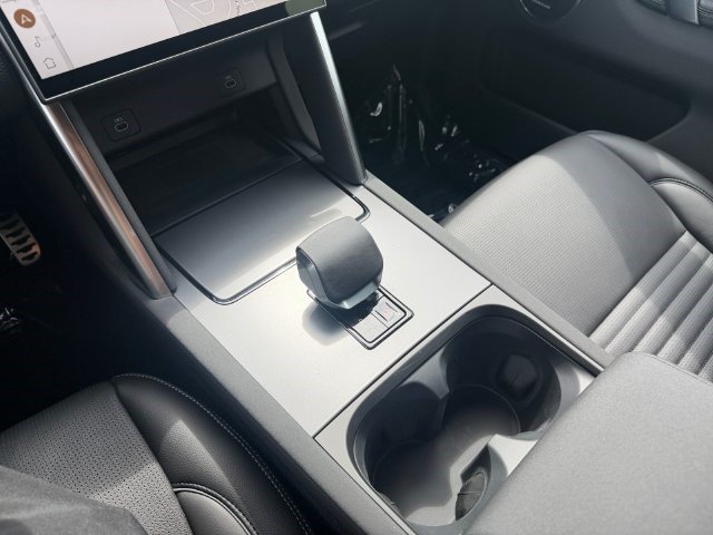 New 2026 Land Rover Discovery Sport Landmark AWD/4WD image 24