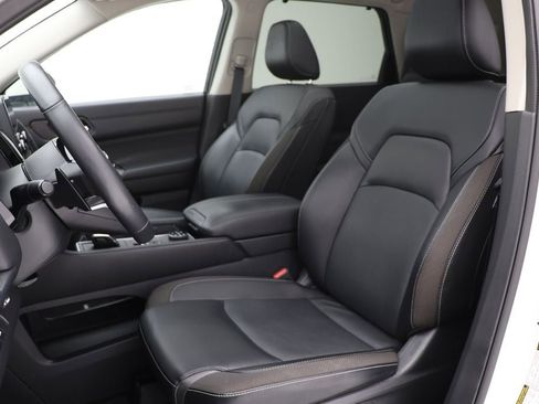 Used 2024 Nissan Pathfinder SL w/ SL Premium Package image 18