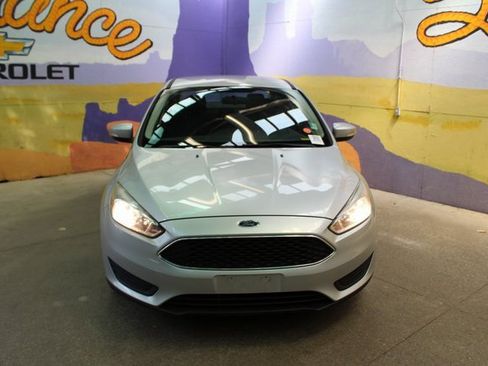 Used 2017 Ford Focus SE image 3