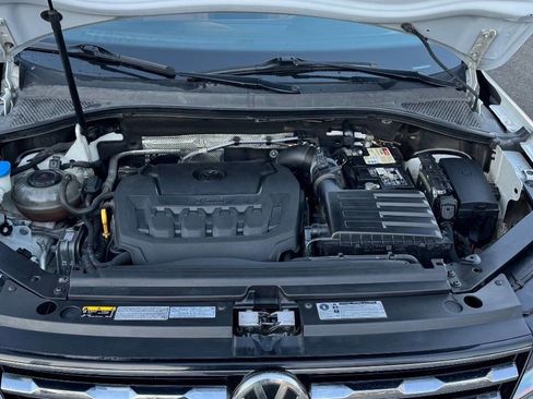 Used 2018 Volkswagen Tiguan SE image 19