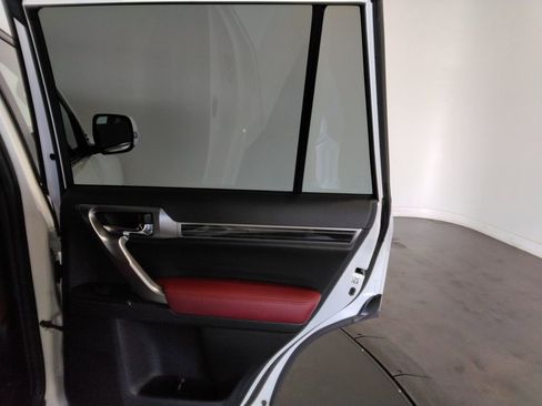 Used 2023 Lexus GX 460 Premium image 45