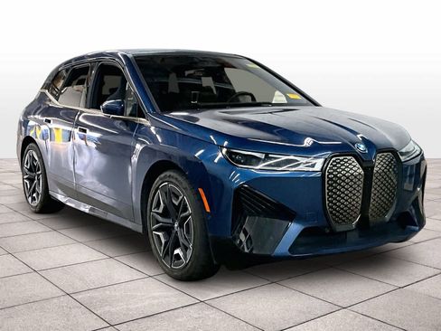 Used 2022 BMW iX xDrive50 w/ Premium Package AWD/4WD image 2