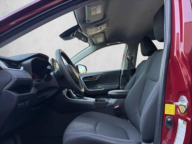 Used 2021 Toyota RAV4 LE AWD/4WD image 11