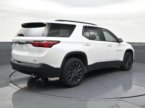 Used 2023 Chevrolet Traverse RS FWD image 5