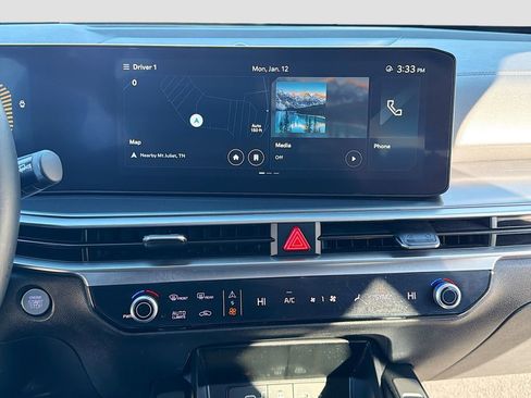 Used 2024 Kia Sorento S image 30