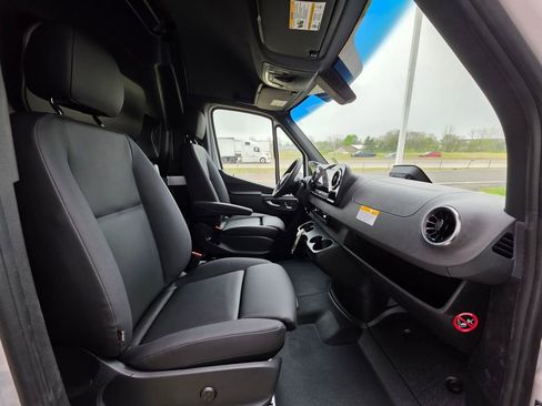 New 2026 Mercedes-Benz Sprinter 2500 image 21