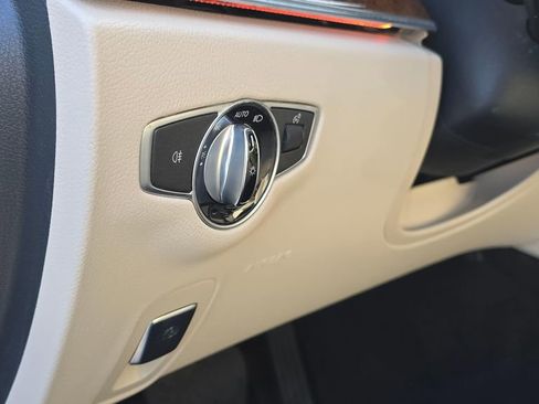 Used 2017 Mercedes-Benz E 300 4MATIC image 25