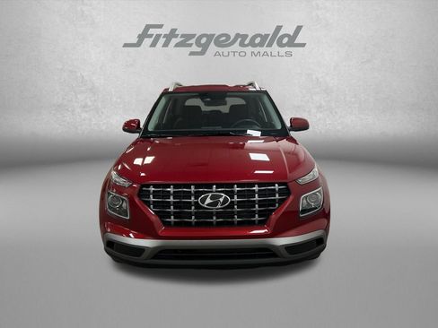 Used 2025 Hyundai Venue SEL FWD image 9