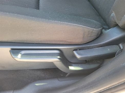 Used 2018 Honda HR-V LX image 4