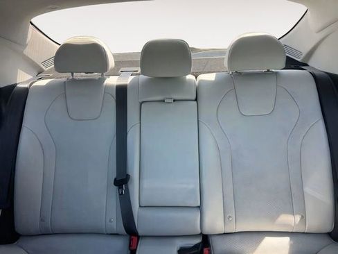 Used 2023 Hyundai Elantra Limited w/ Preferred Accessory Package FWD image 14