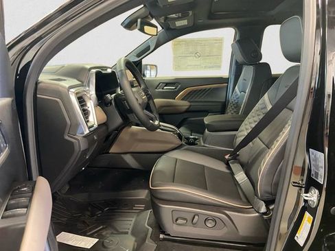 New 2026 GMC Canyon Denali w/ LPO, Denali Black Edition image 10