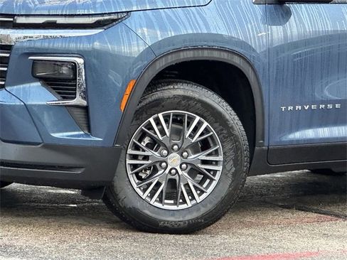 New 2026 Chevrolet Traverse LT image 8