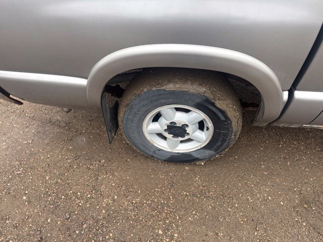 Used 2003 Chevrolet S10 Pickup LS AWD/4WD image 13