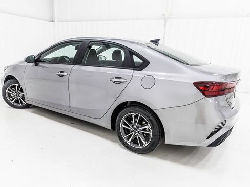 Used 2024 Kia Forte LXS FWD image 4