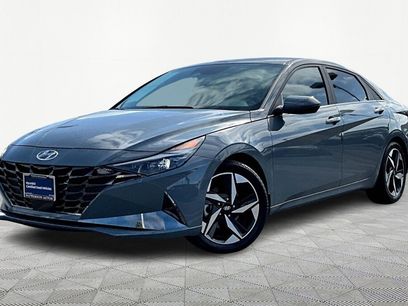 Certified 2022 Hyundai Elantra Limited