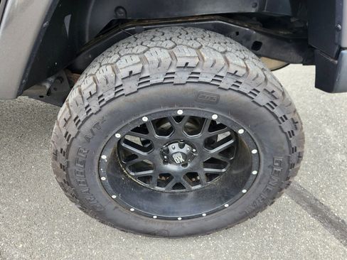 Used 2016 Jeep Wrangler Unlimited Sahara image 24