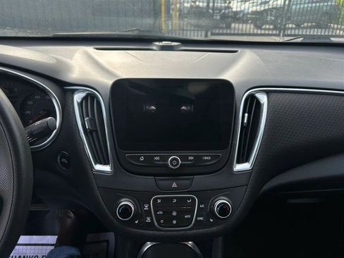 Used 2019 Chevrolet Malibu LT image 13