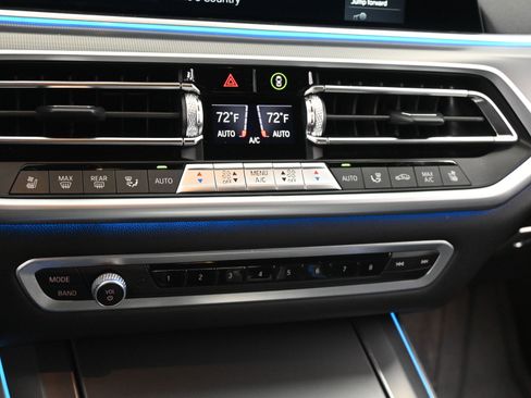 Used 2022 BMW X5 xDrive45e w/ M Sport Package image 16