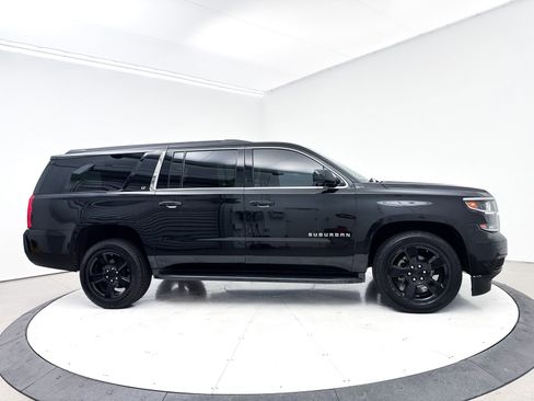 Used 2017 Chevrolet Suburban LT w/ Luxury Package image 37