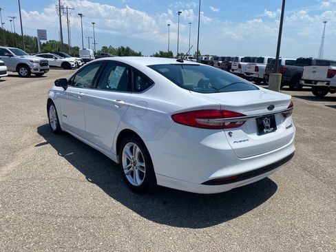 Used 2018 Ford Fusion S FWD image 4