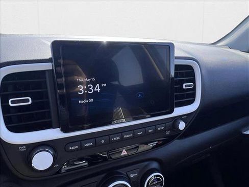 New 2025 Hyundai Venue Limited image 14