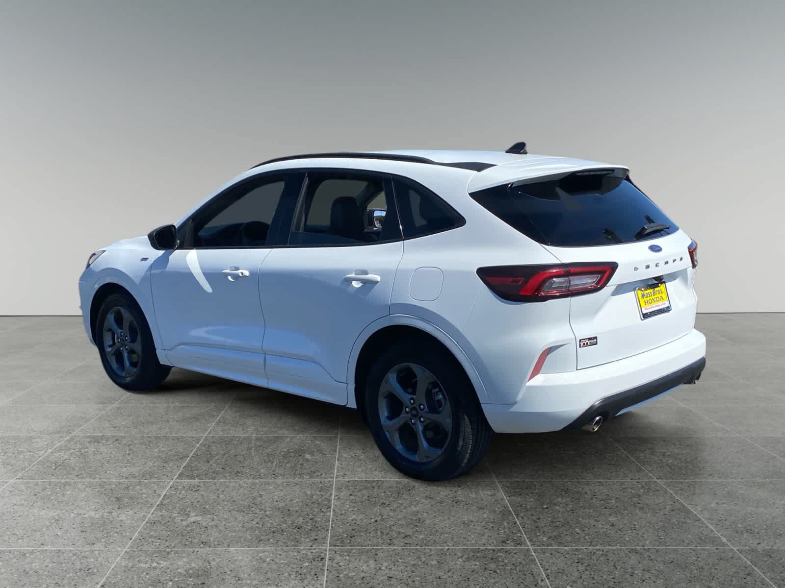 Used 2023 Ford Escape ST-Line FWD image 3