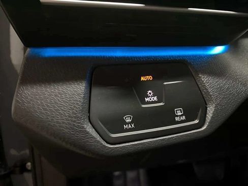 Used 2025 Volkswagen ID.4 Pro RWD image 31