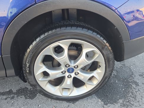 Used 2015 Ford Escape Titanium w/ Equipment Group 301A AWD/4WD image 27