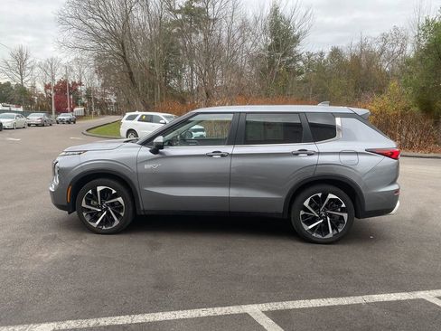 Used 2024 Mitsubishi Outlander SE image 9