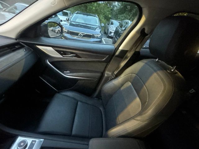 Used 2021 Jaguar F-PACE AWD/4WD image 24