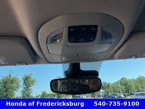 Used 2024 Chrysler Pacifica Touring-L FWD image 44