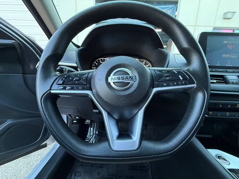 Used 2021 Nissan Altima 2.5 SV FWD image 25